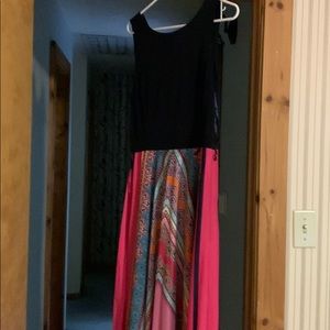 Beautiful Maxi dress worn once Eliza J